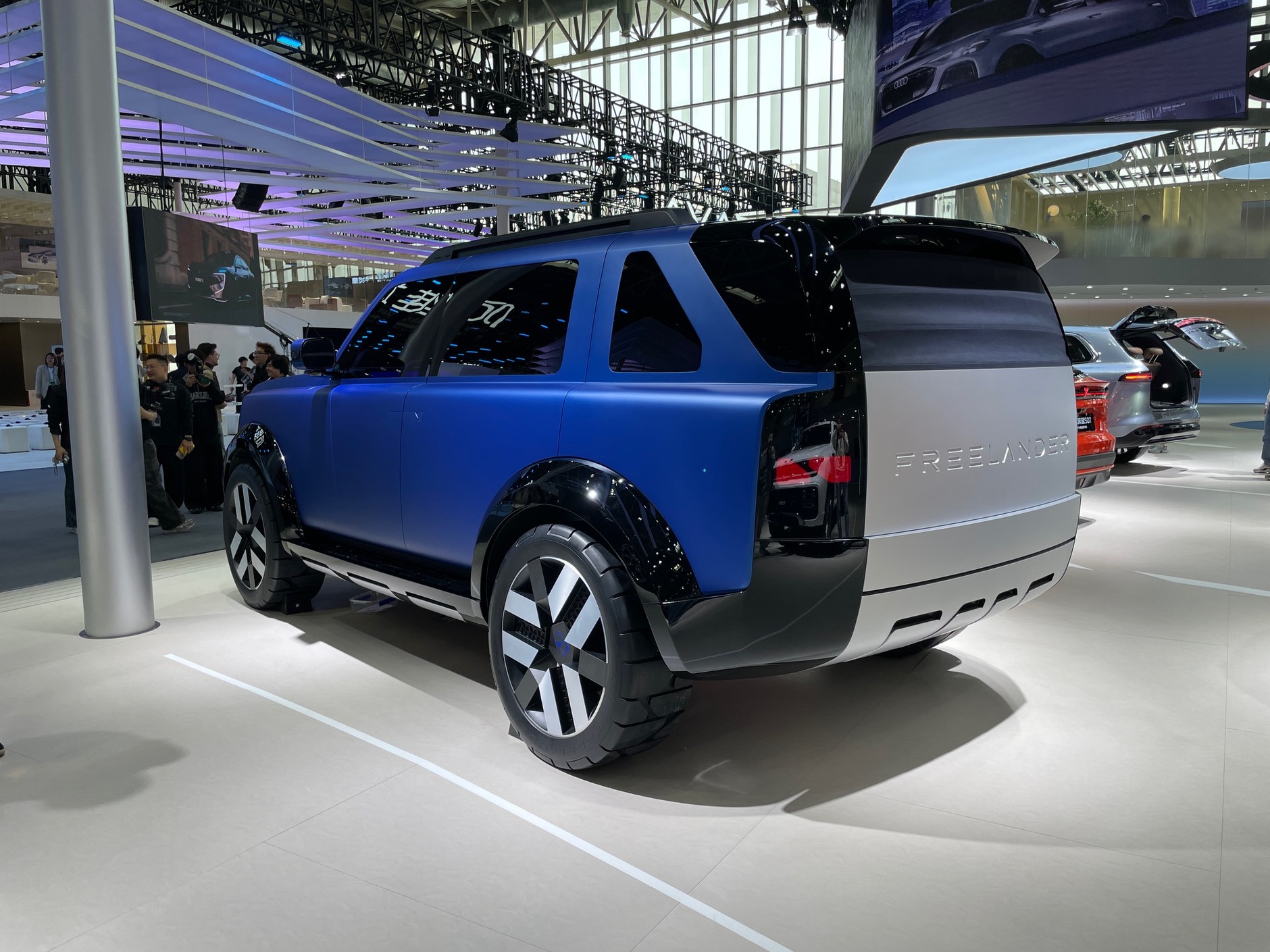 Freelander 8 Concept
