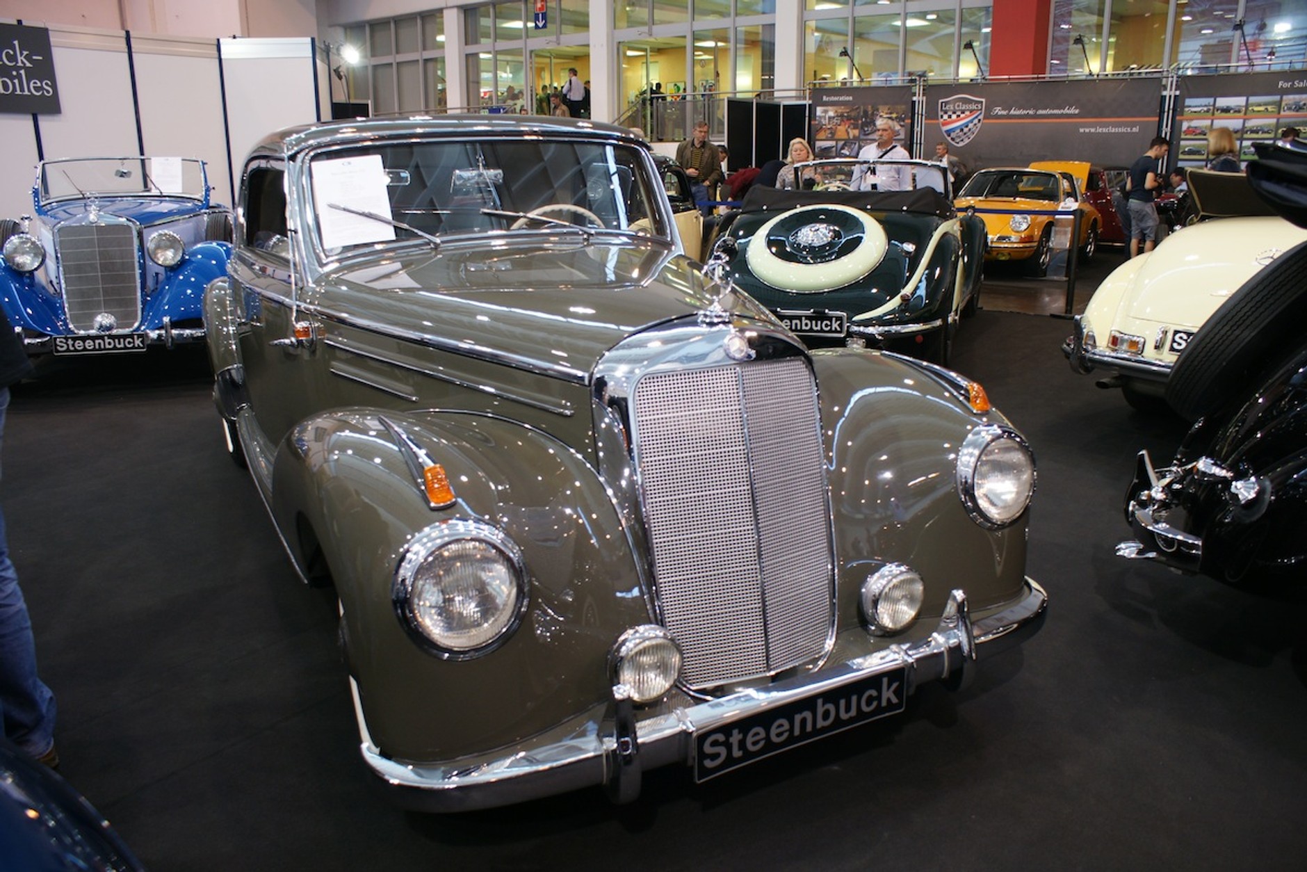 Zabytkowe Mercedesy i Porsche coraz droższe