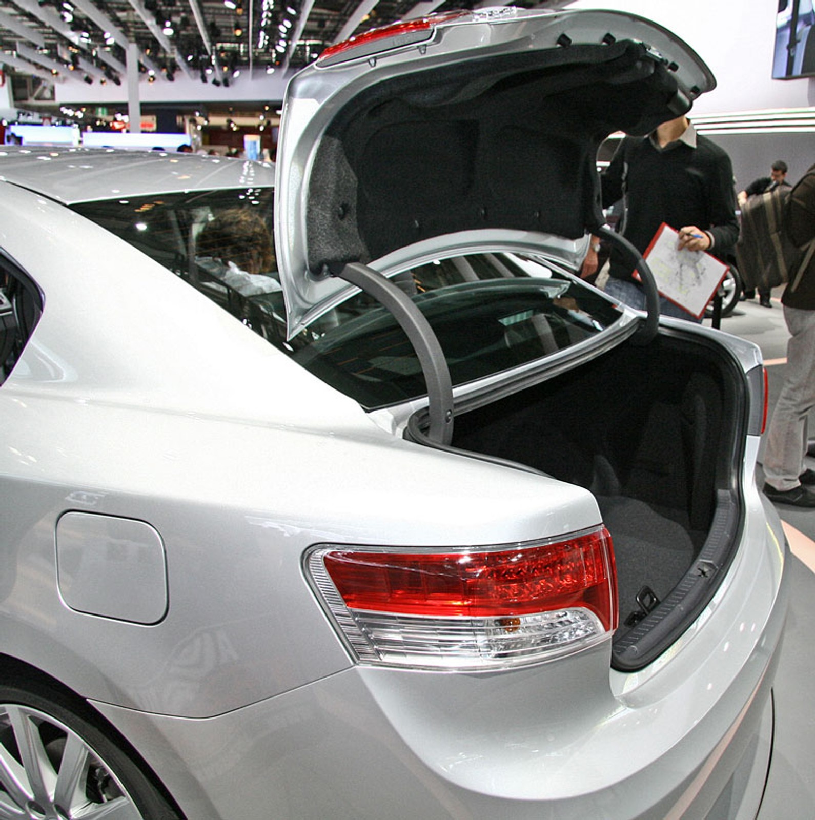 Paryż 2008: Toyota Avensis – pierwsze wrażenia