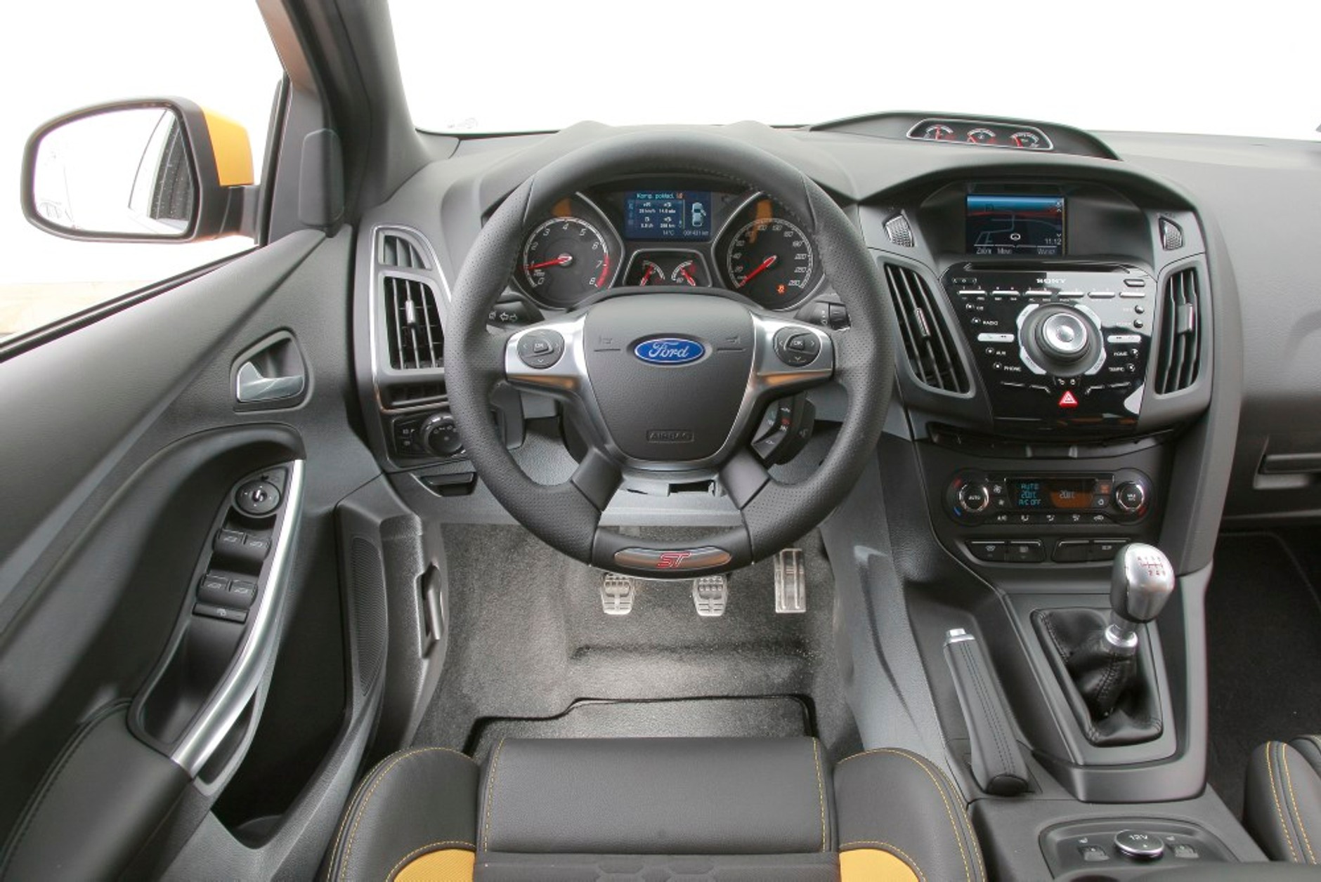 Ford Focus ST, kokpit