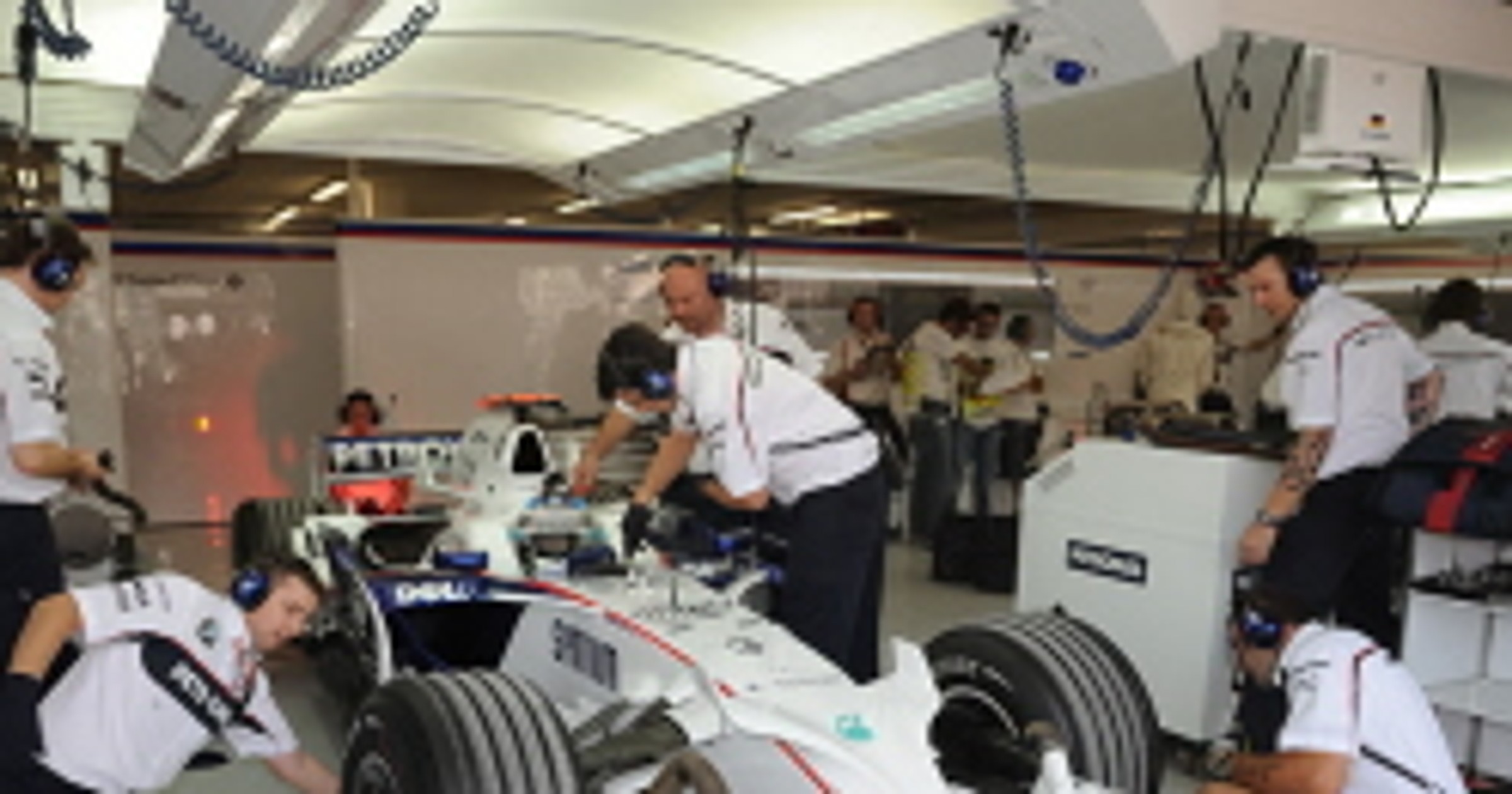 Grand Prix Belgii 2008: pierwszy trening dla Felipe Massy, Kubica z problemami