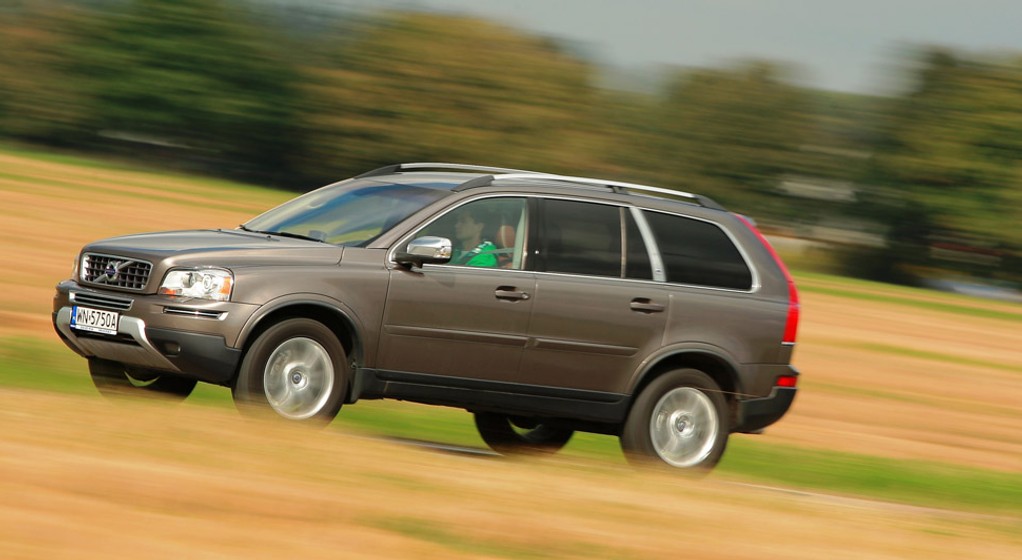 Volvo XC90: za ładny, by po prostu wjechać nim w błoto