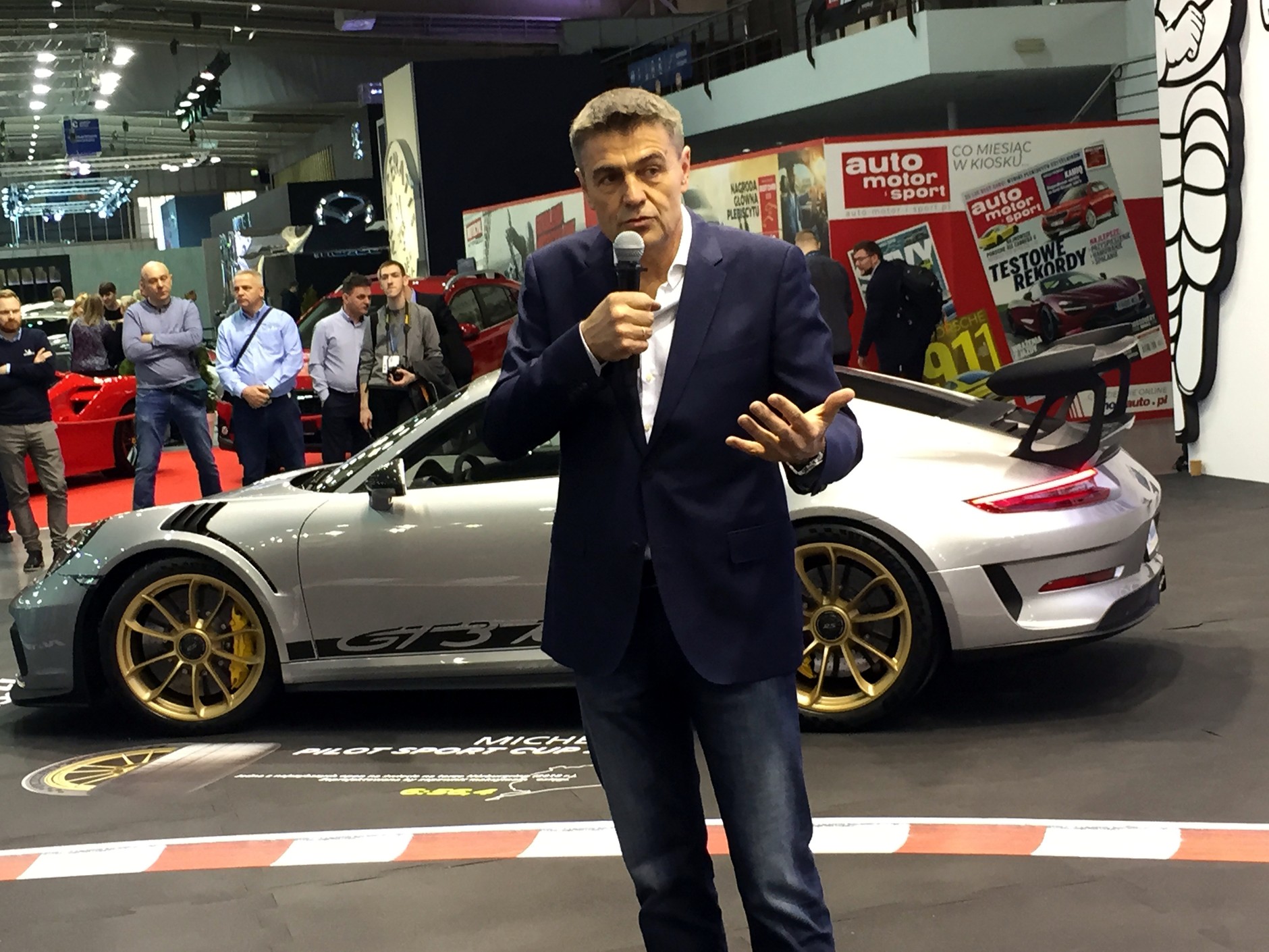 Krzysztof Hołowczyc podczas konferencji Michelin