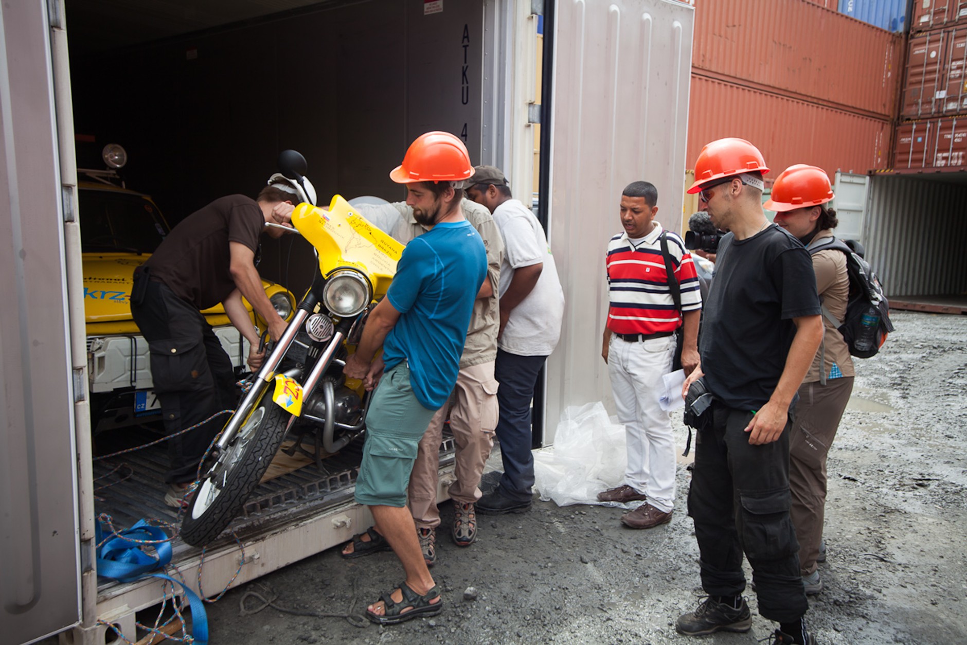 SlowRide 2012 - rozładunek "żółtych bestii"
