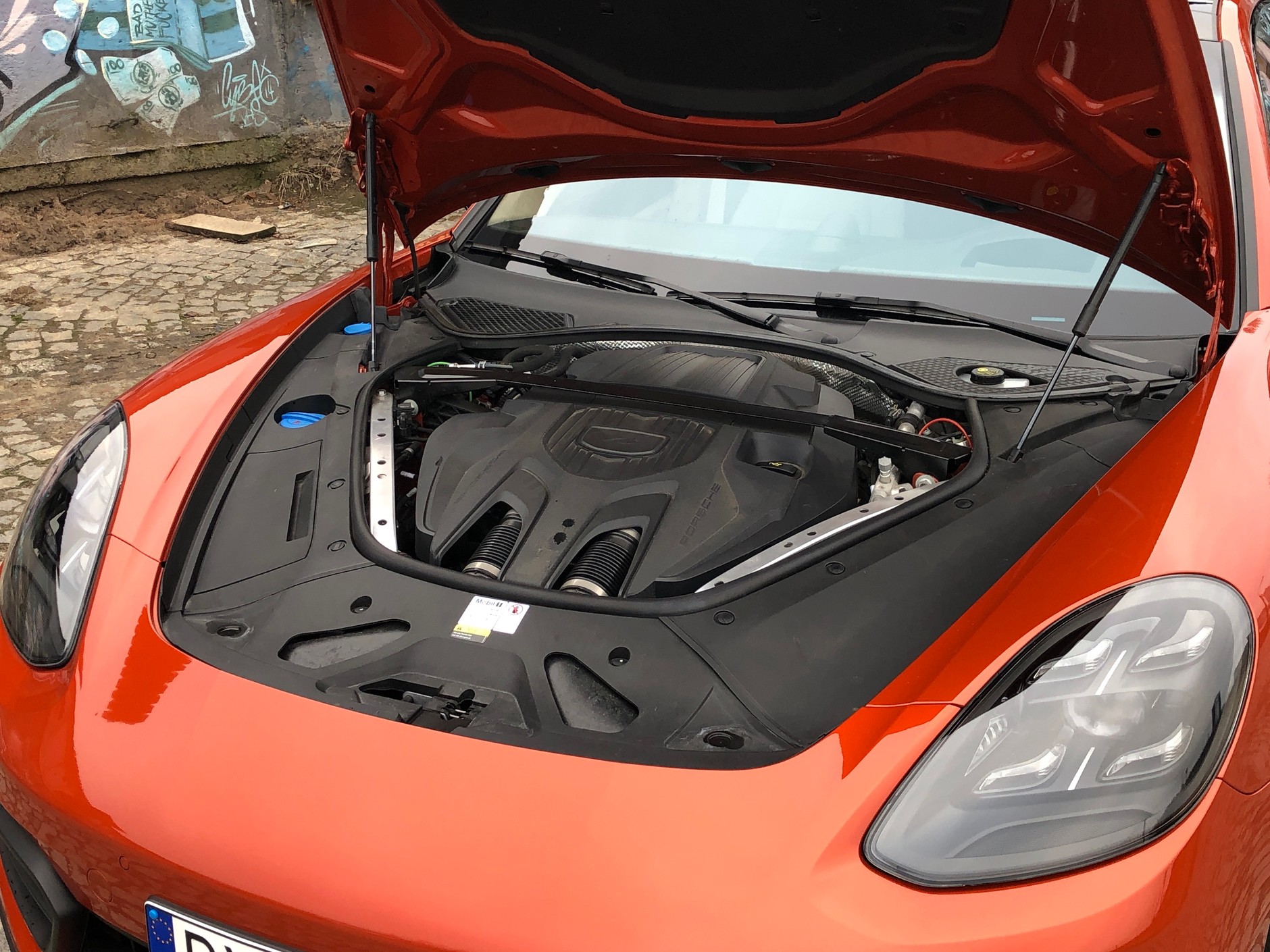 Porsche Panamera 4 E-Hybrid Platinum Edition