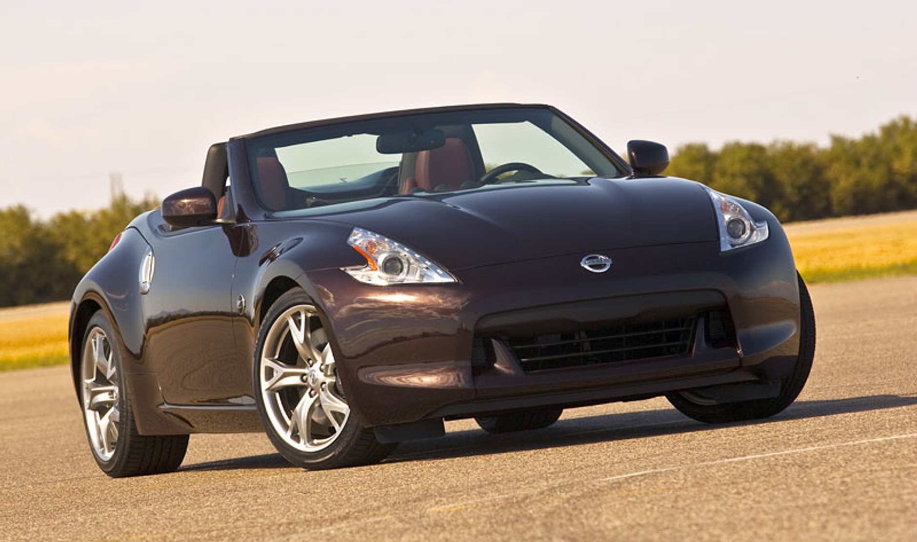 Nowy Jork 2009: Nissan zaprezentował model 370Z Roadster