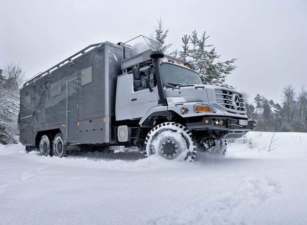Mercedes dla dwóch bogatych Mongołów