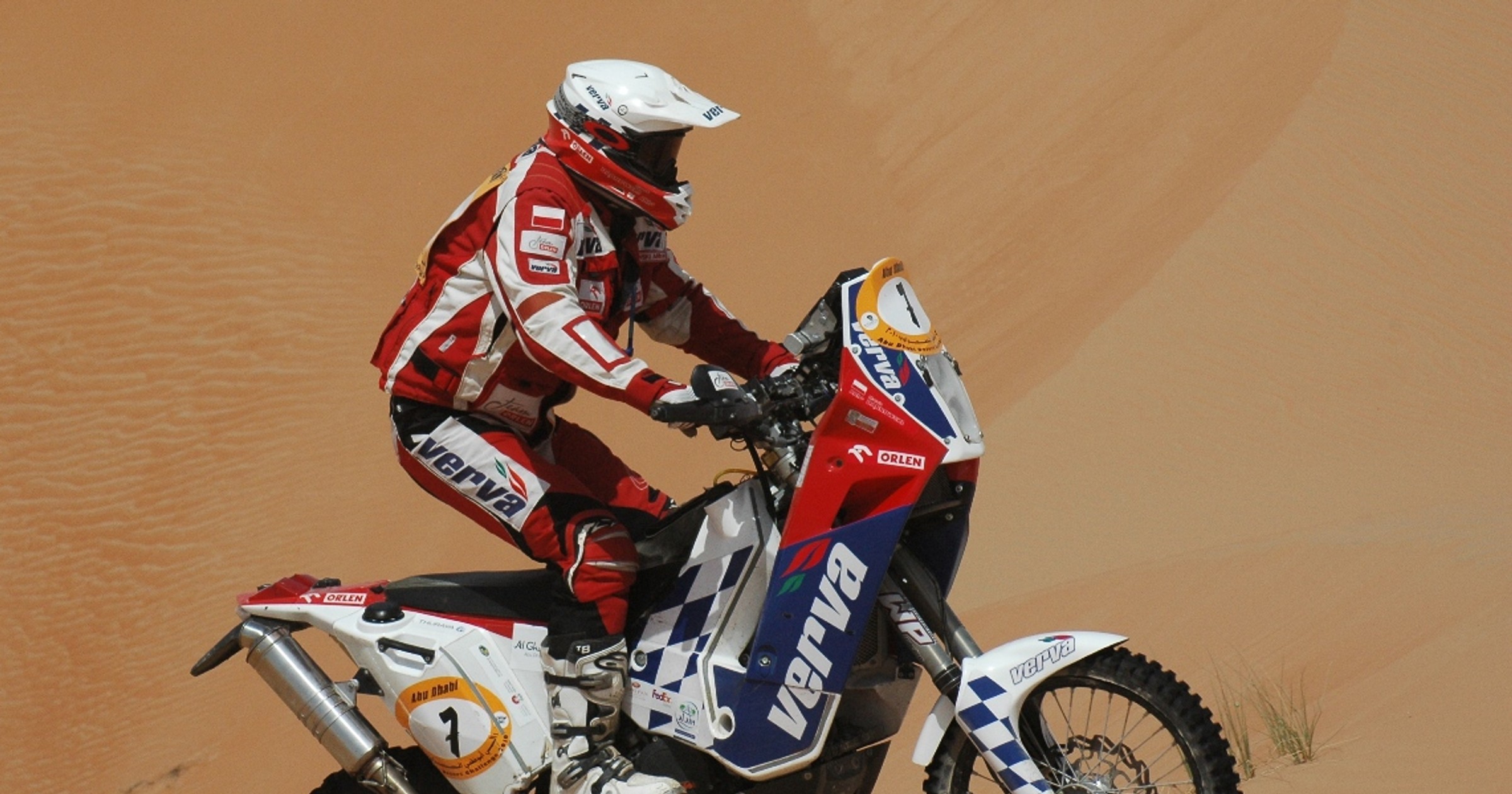 Abu Dhabi Desert Challenge 2010: Jacek Czachor na podium Mistrzostw Świata 