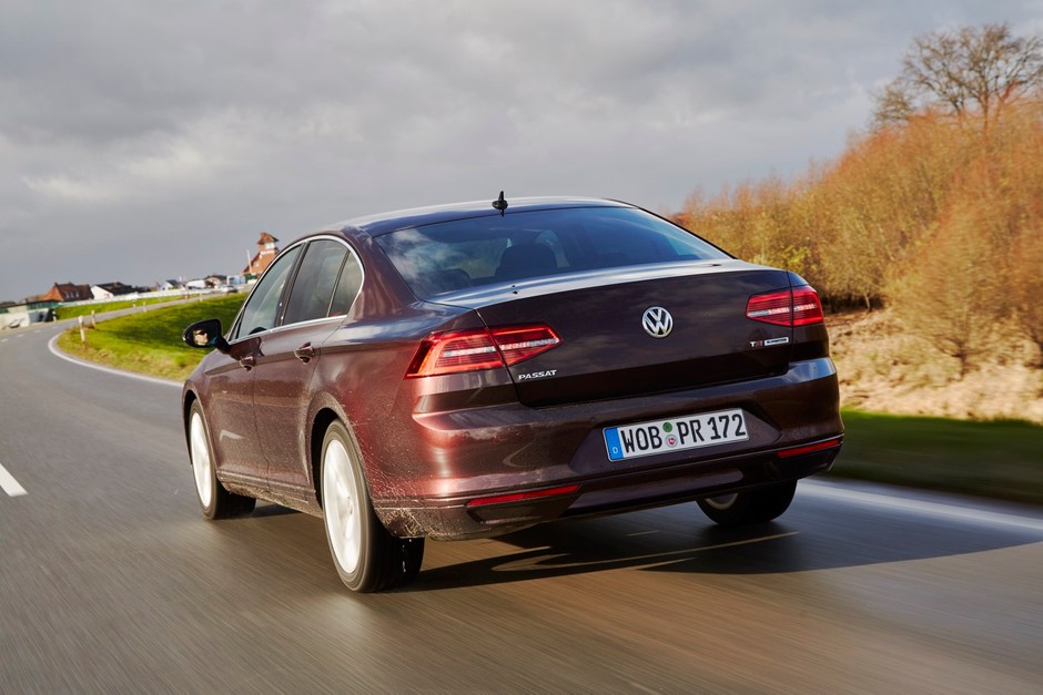 Benzynowe sedany - Audi A4, BMW 318i, Mercedes C 180 i VW Passat - dane techniczne, wymiary, spalanie