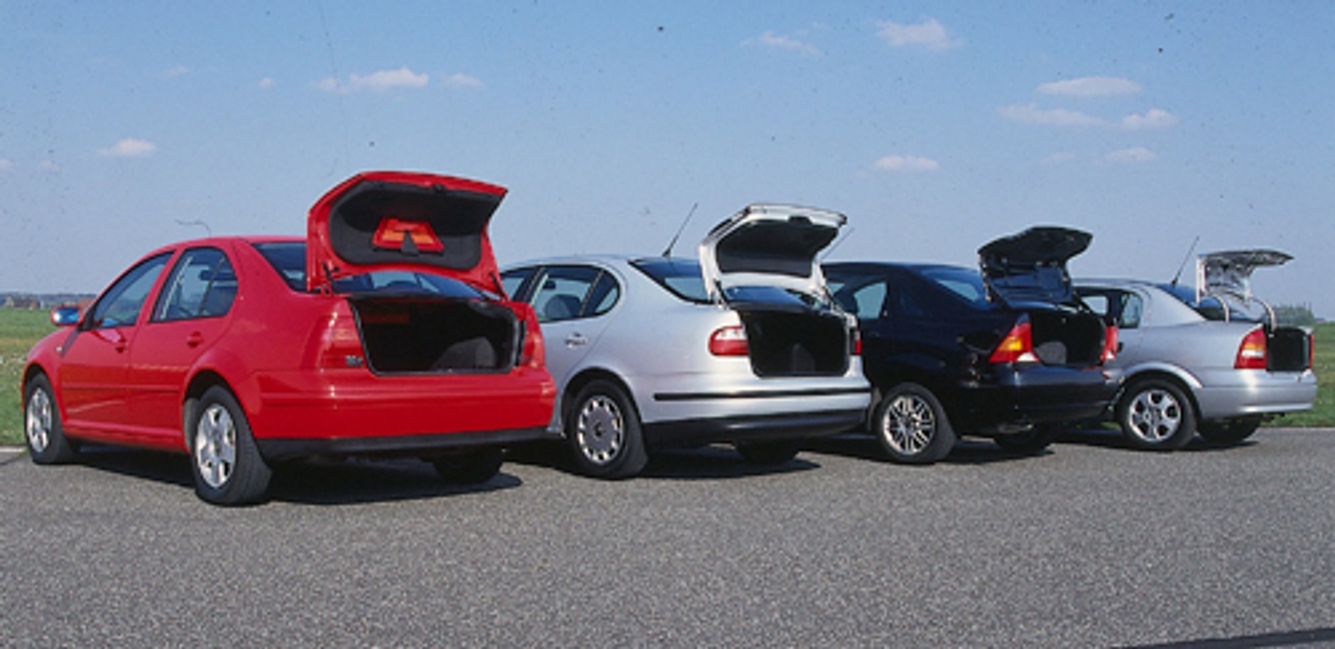 Ford Focus, Opel Astra II, Seat Toledo II, VW Bora - Który spodoba się rodzinie?