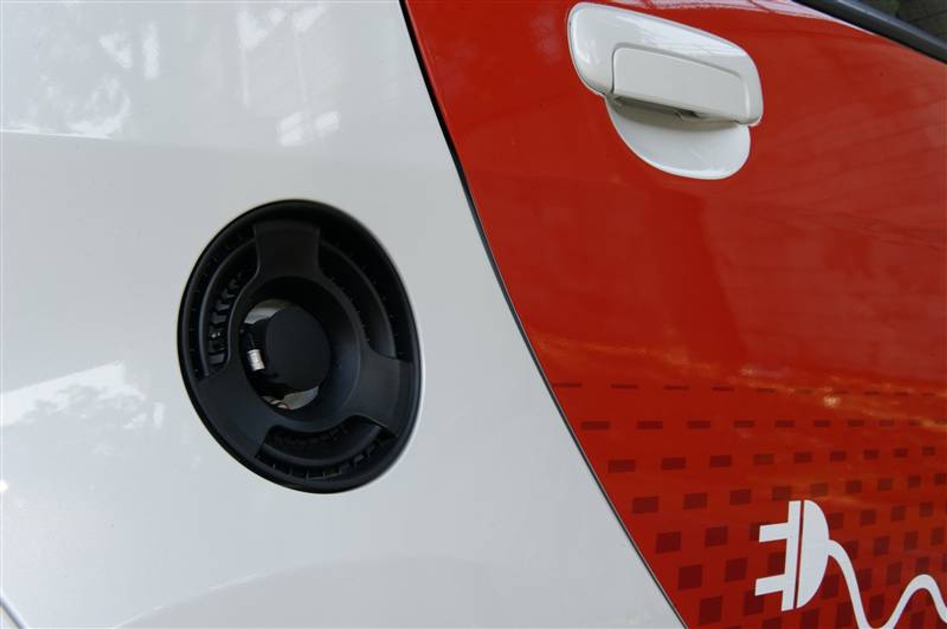 EVER - MONACO 2010: europejska prezentacja ekologicznych technologii Mitsubishi