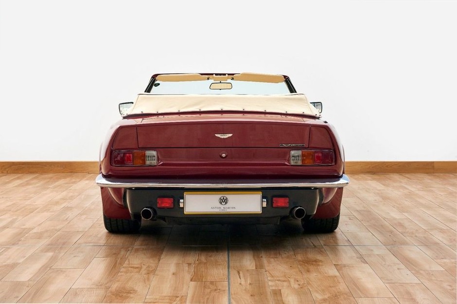 Aston Martin V8 Ventage Volante należący do Davida Beckhama