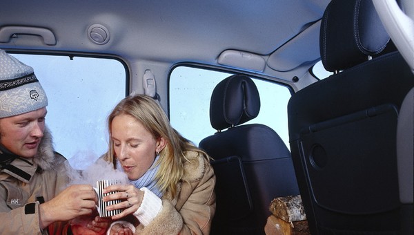 Montaż elektrycznego ogrzewania postojowego. Radzimy, jak ogrzać auto prądem