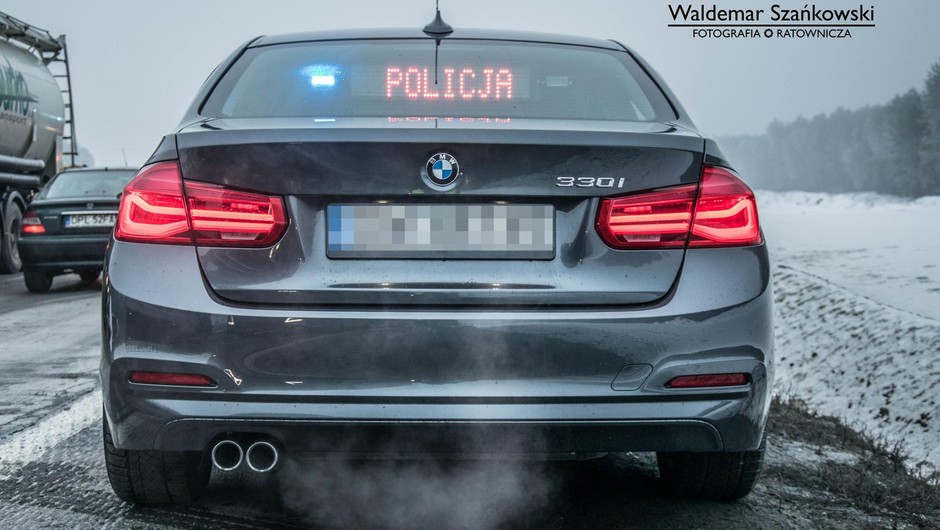 BMW 330i