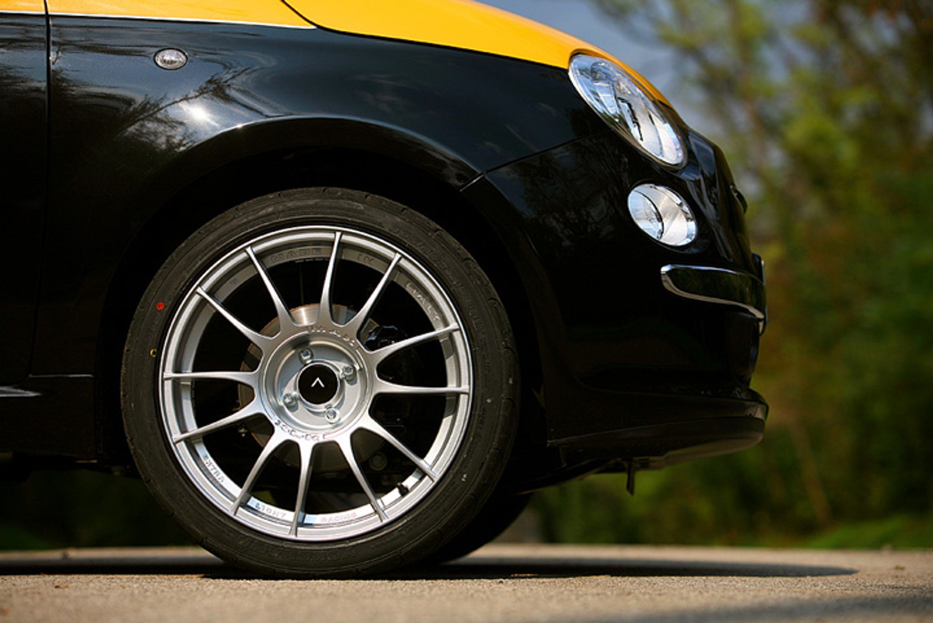 Fiat 500: w interpretacji Aznom