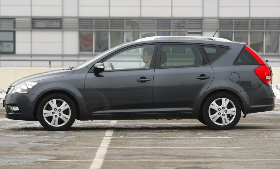 Kia cee’d SW kontra Opel Astra Sports Tourer: czy koreańskie kombi może być lepsze od niemieckiego?