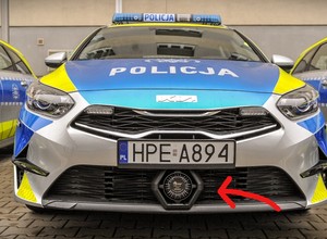 Tajemnicze puszki na nowych radiowozach policji. Do czego służą?