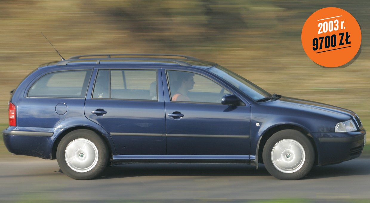 Kombi z dużym kufrem i benzyniakiem