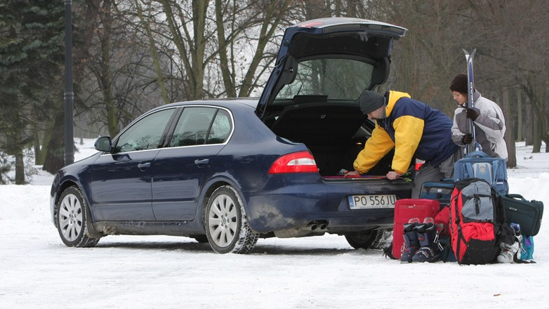 Samochodem na narty: zimowe ferie za granicą