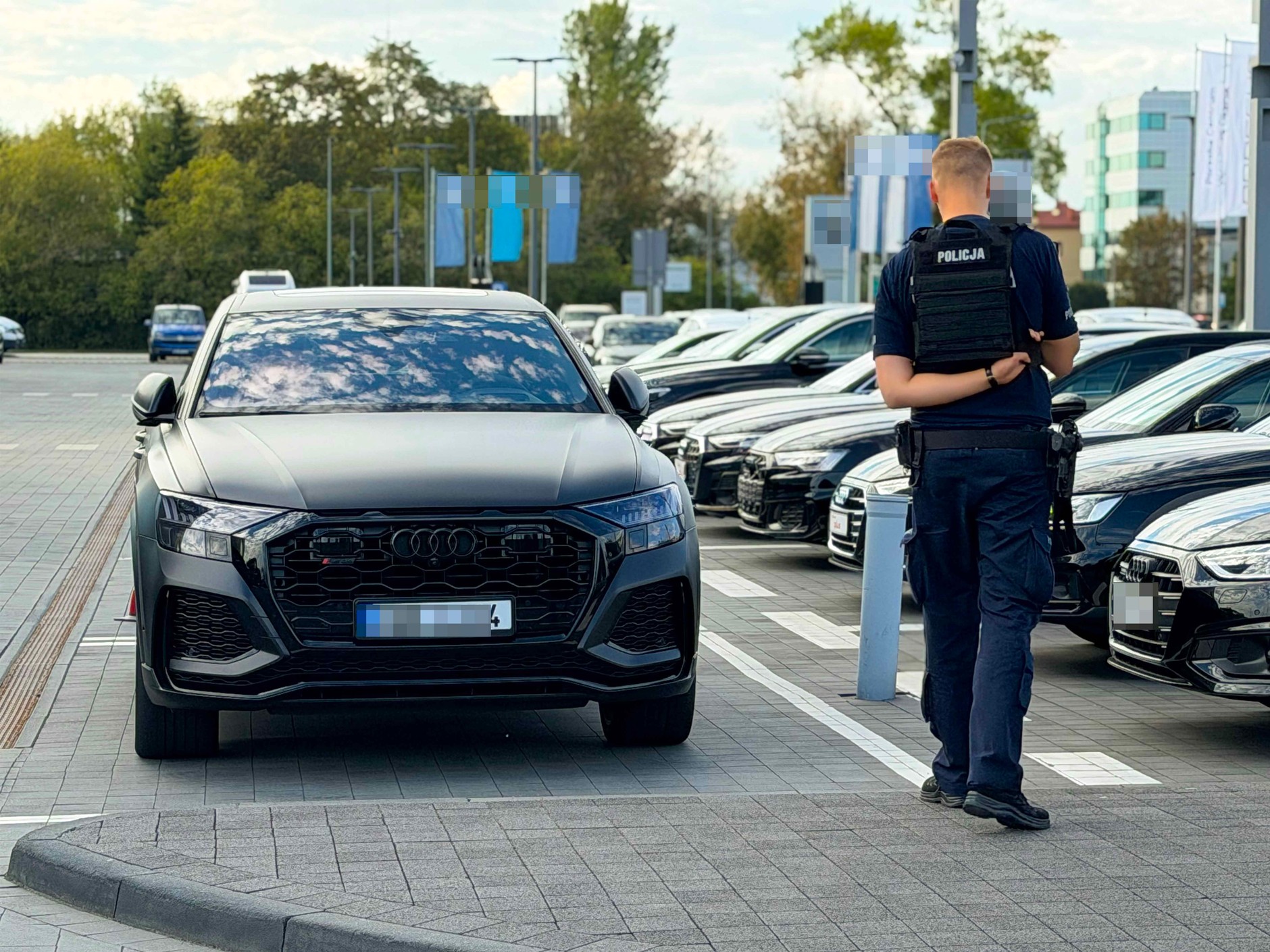Przywłaszczone Audi RS Q8 zdążyło już nielegalnie zmienić właściciela