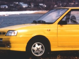 Te auta były największymi hitami w Polsce 30 lat temu. Pozycja Toyoty i Poloneza zaskakuje