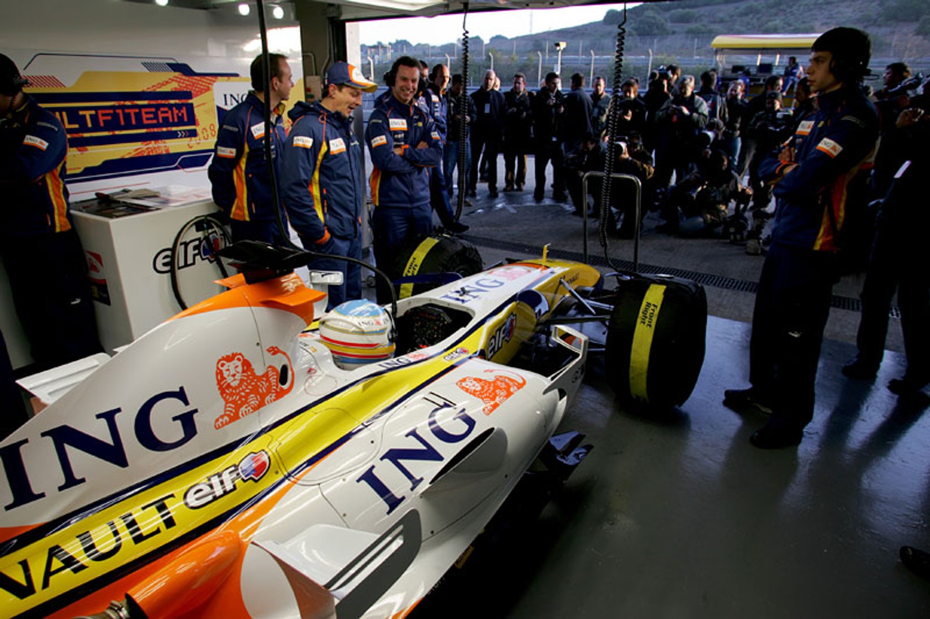 Formuła 1: Fernando Alonso pokazał klasę w Jerez (fotogaleria z testów)
