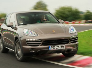 Porsche Cayenne Diesel: Nowa twarz, znajomy diesel