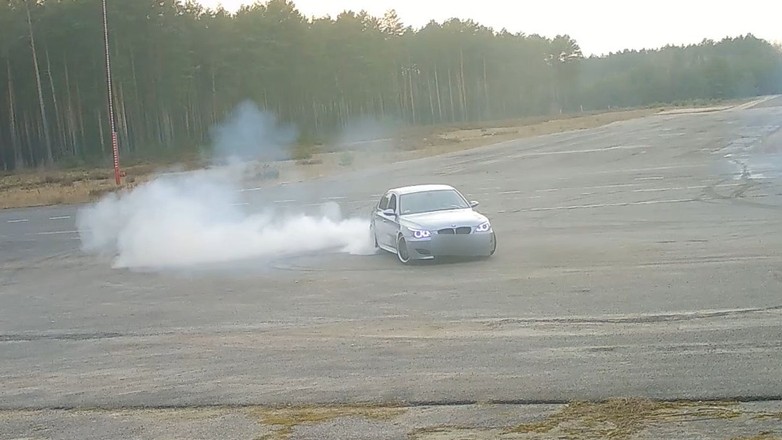 Driftowali po płycie lotniska nadleśnictwa