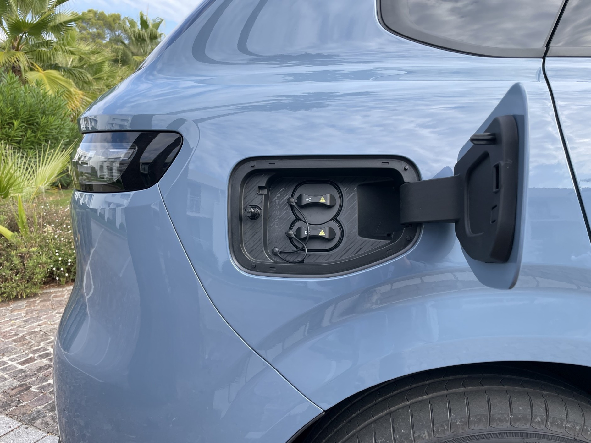 Na początku sprzedaży Leapmotor B10 będzie tylko elektryczny
