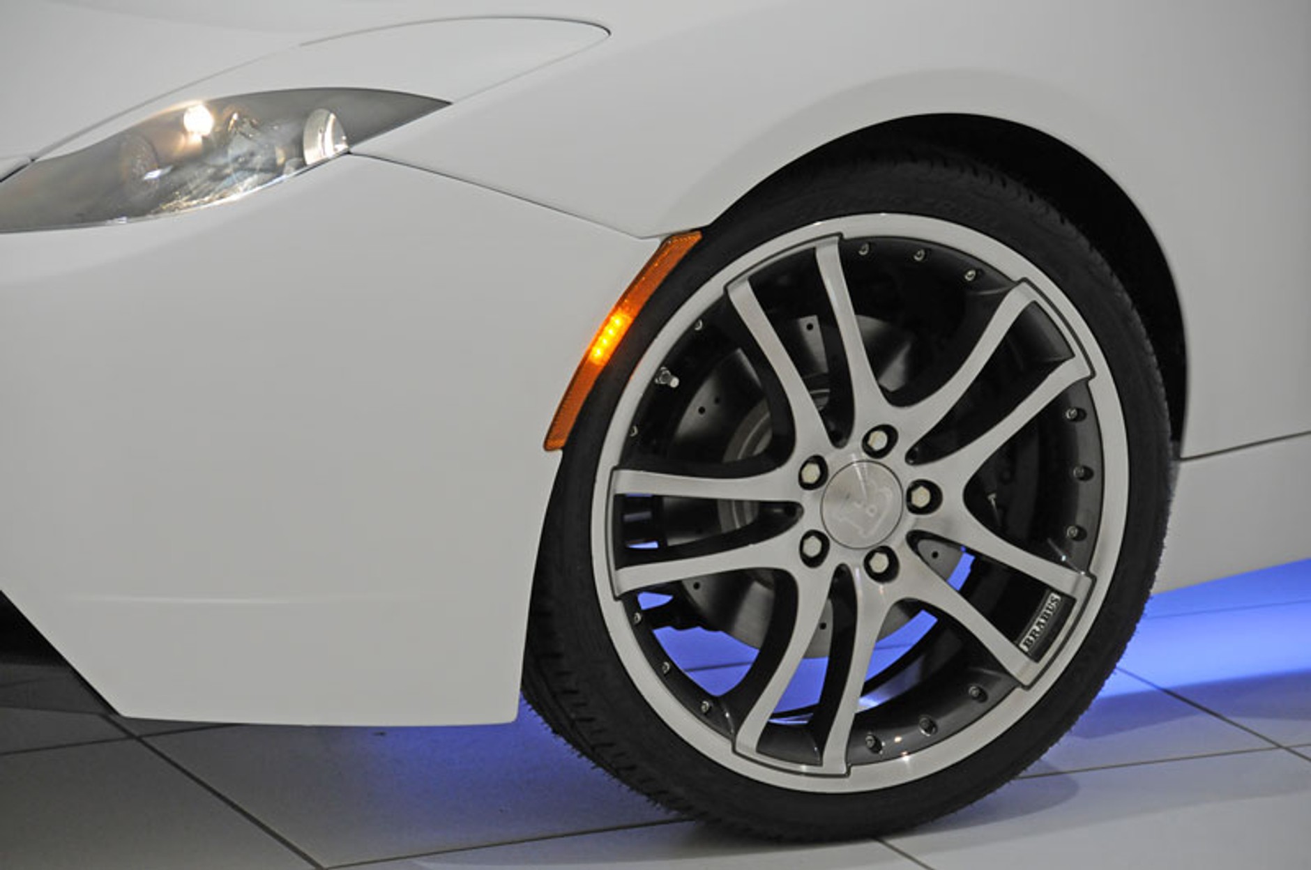 Essen Motor Show 2008: Tesla Roadster - ingerencja firmy Brabus