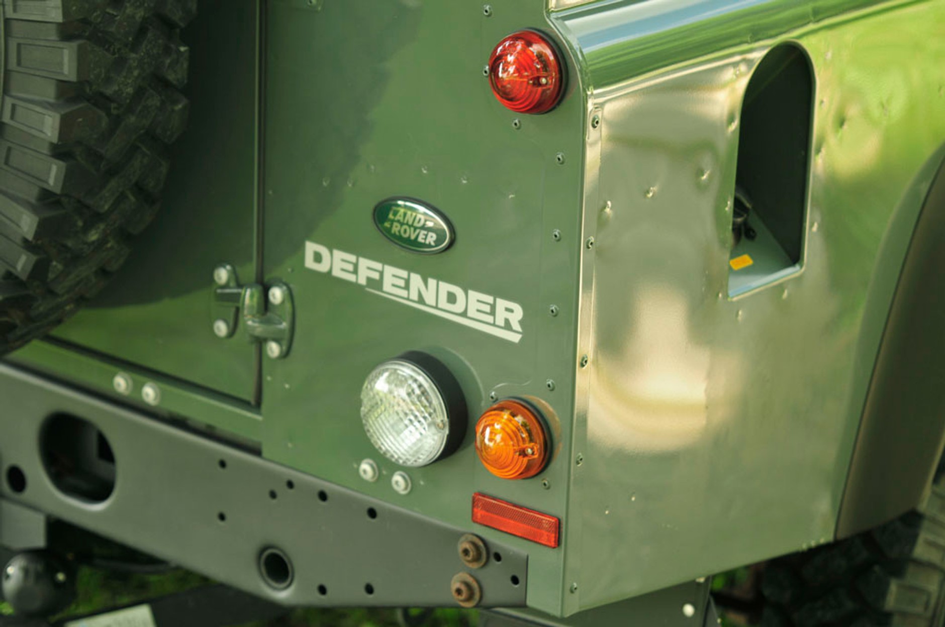 Garaż marzeń: Jaguar F-Type i Land Rover Defender - Brytyjscy łamacze serc