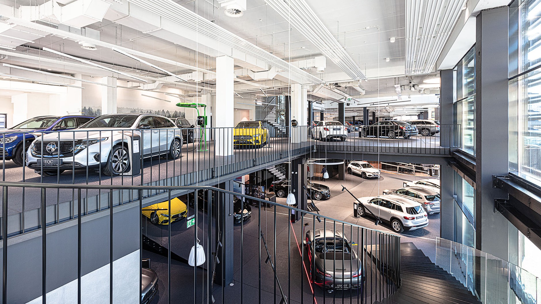 Największy salon Mercedesa w Polsce