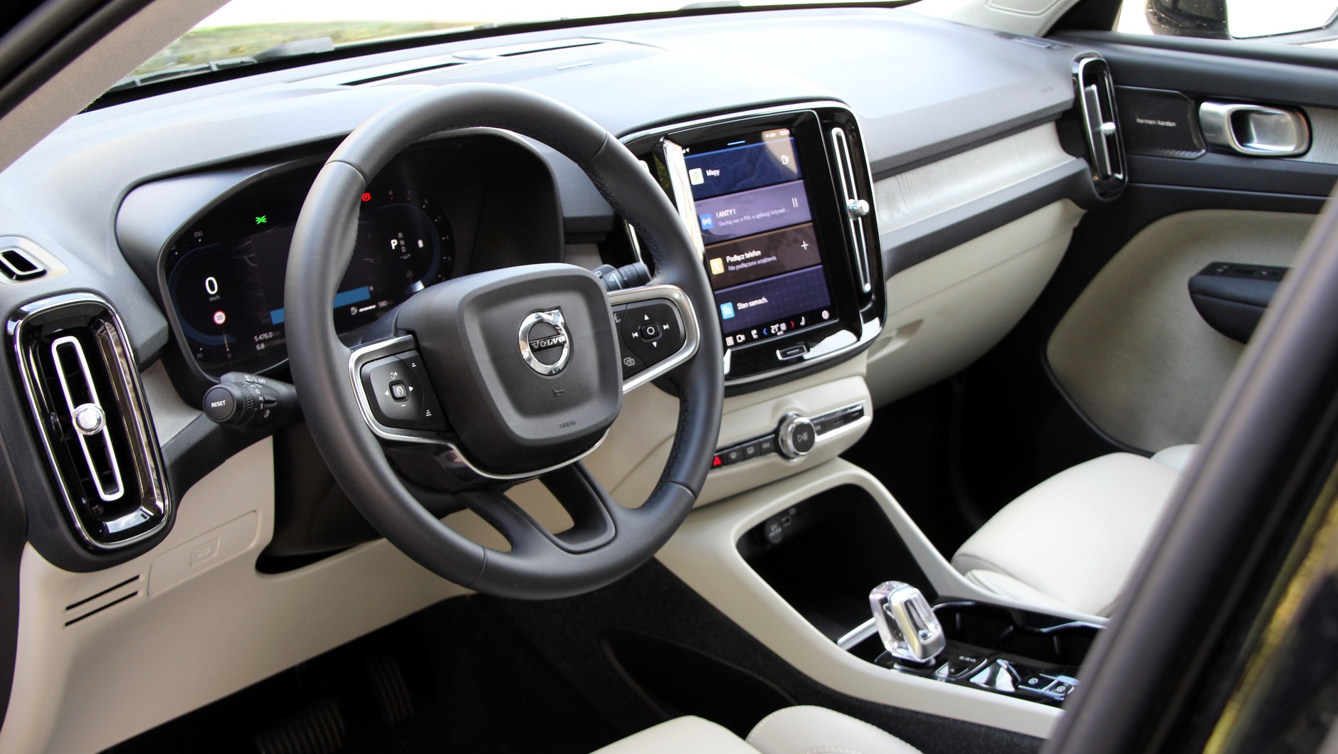 Volvo XC40 B3 Plus Dark