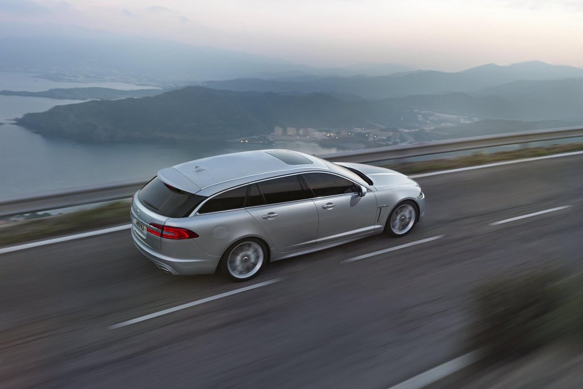 Rodzinny Jaguar XF Sportbrake