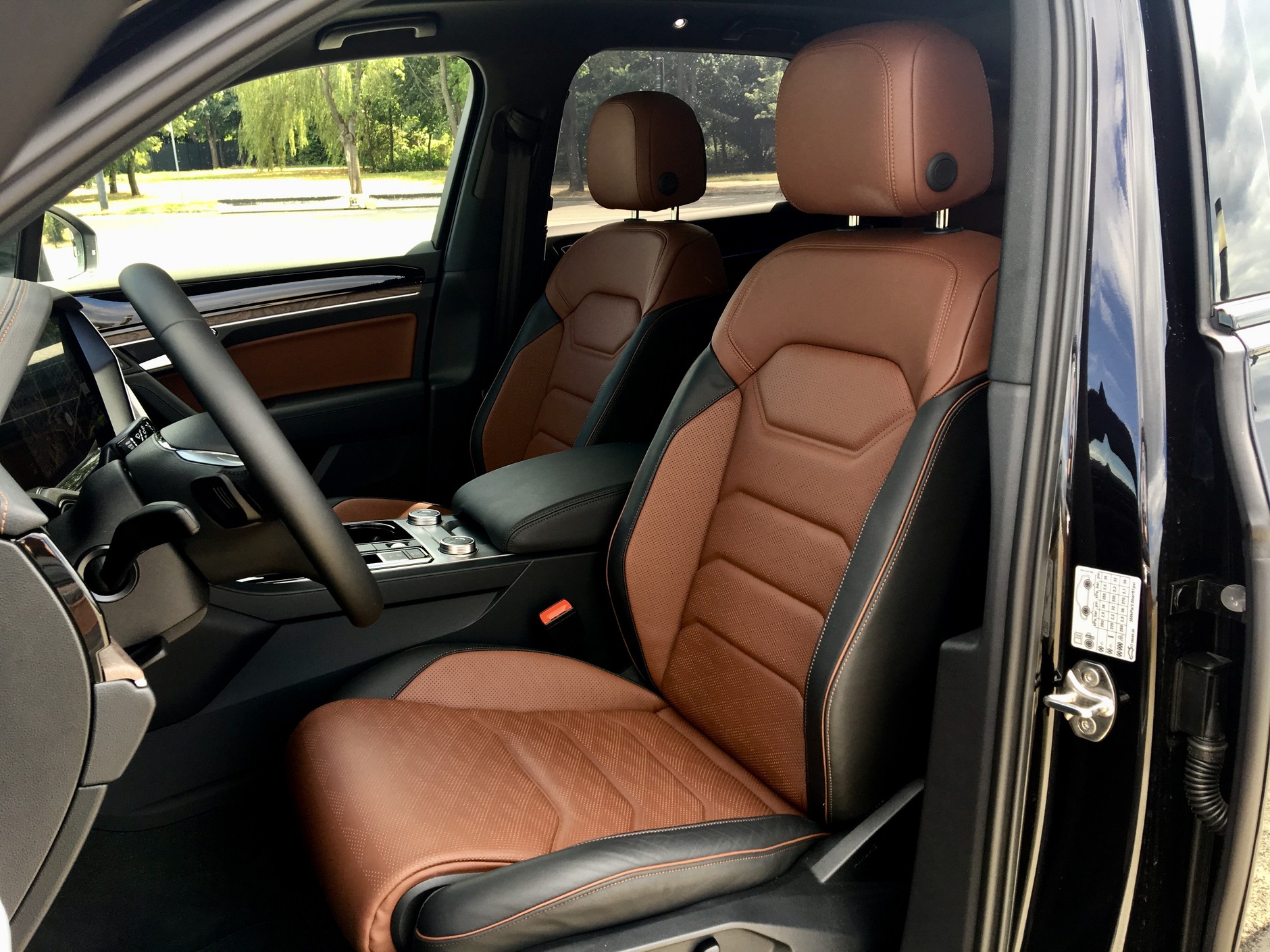 Volkswagen Touareg 3.0 V6 TDI – efektownie, komfortowo i bardzo… drogo