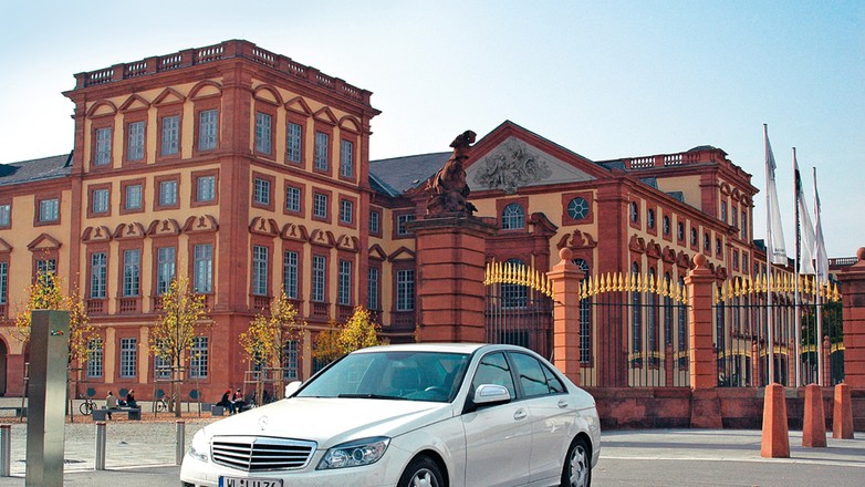 Mercedes C 180 Kompressor - Biały Mercedes zjeżdża do boksu (Test długodystansowy)