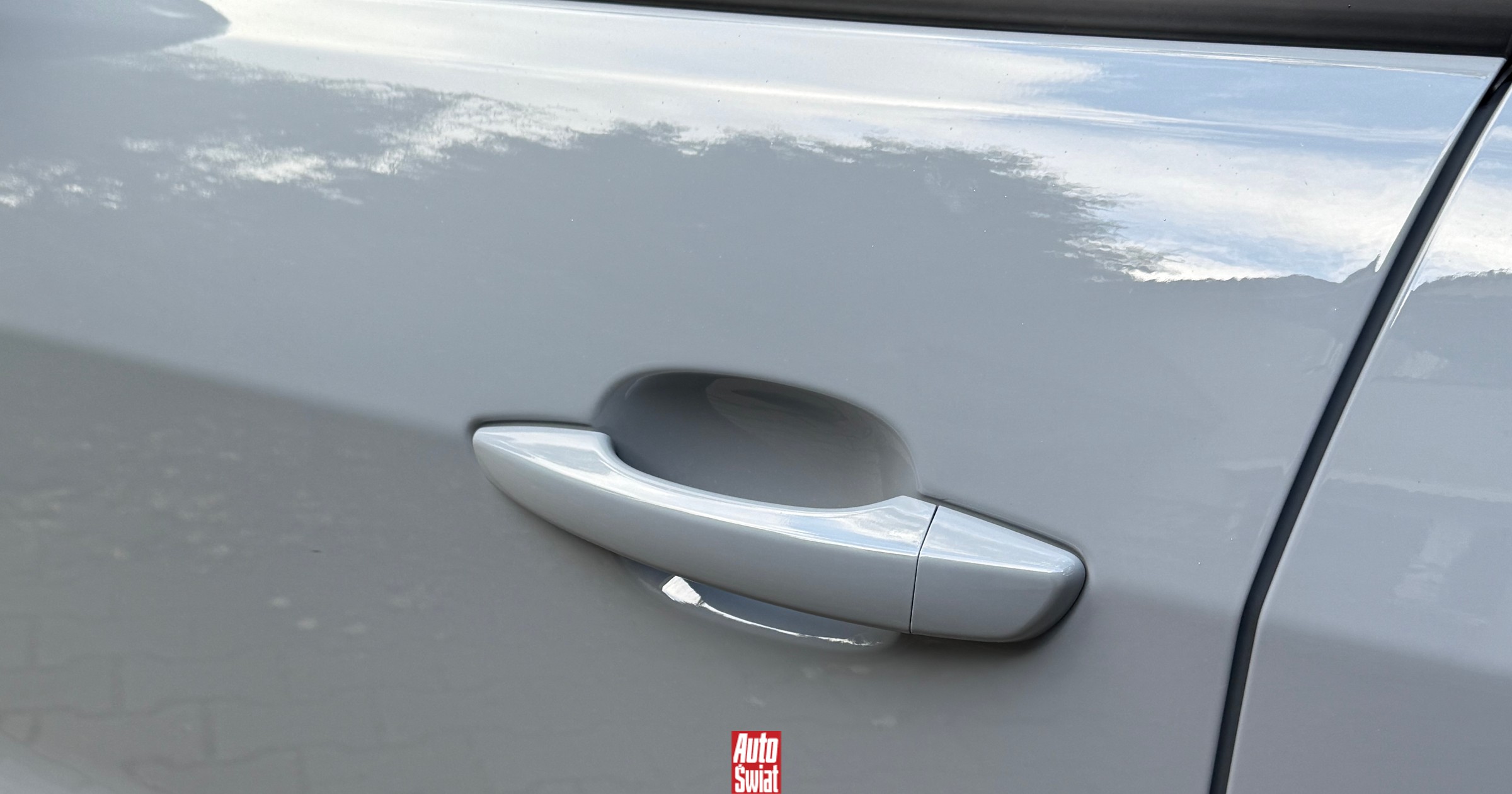 Każdy samochód ma tajny zamek w drzwiach. Czy wiesz, gdzie go szukać?