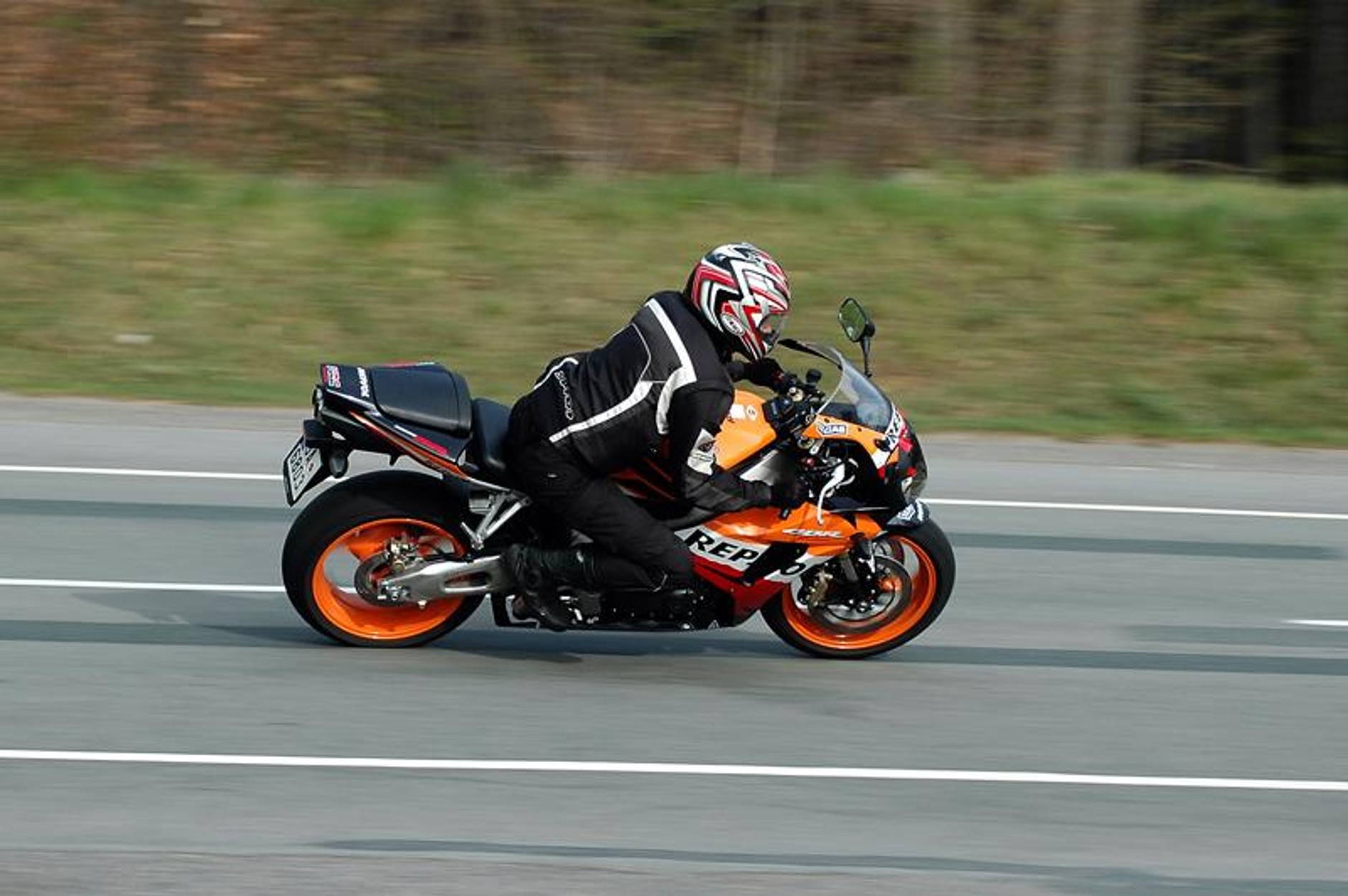 Honda CBR1000RR Fireblade Repsol replika (test)