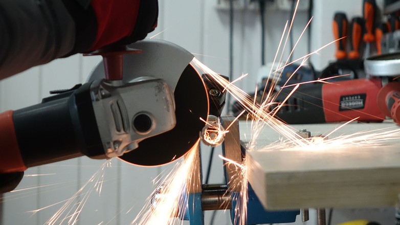 Jak wybrać szlifierkę kątową?