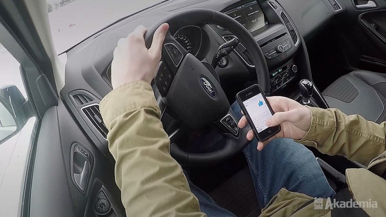 SMS za kółkiem gorźny jak narkotyk