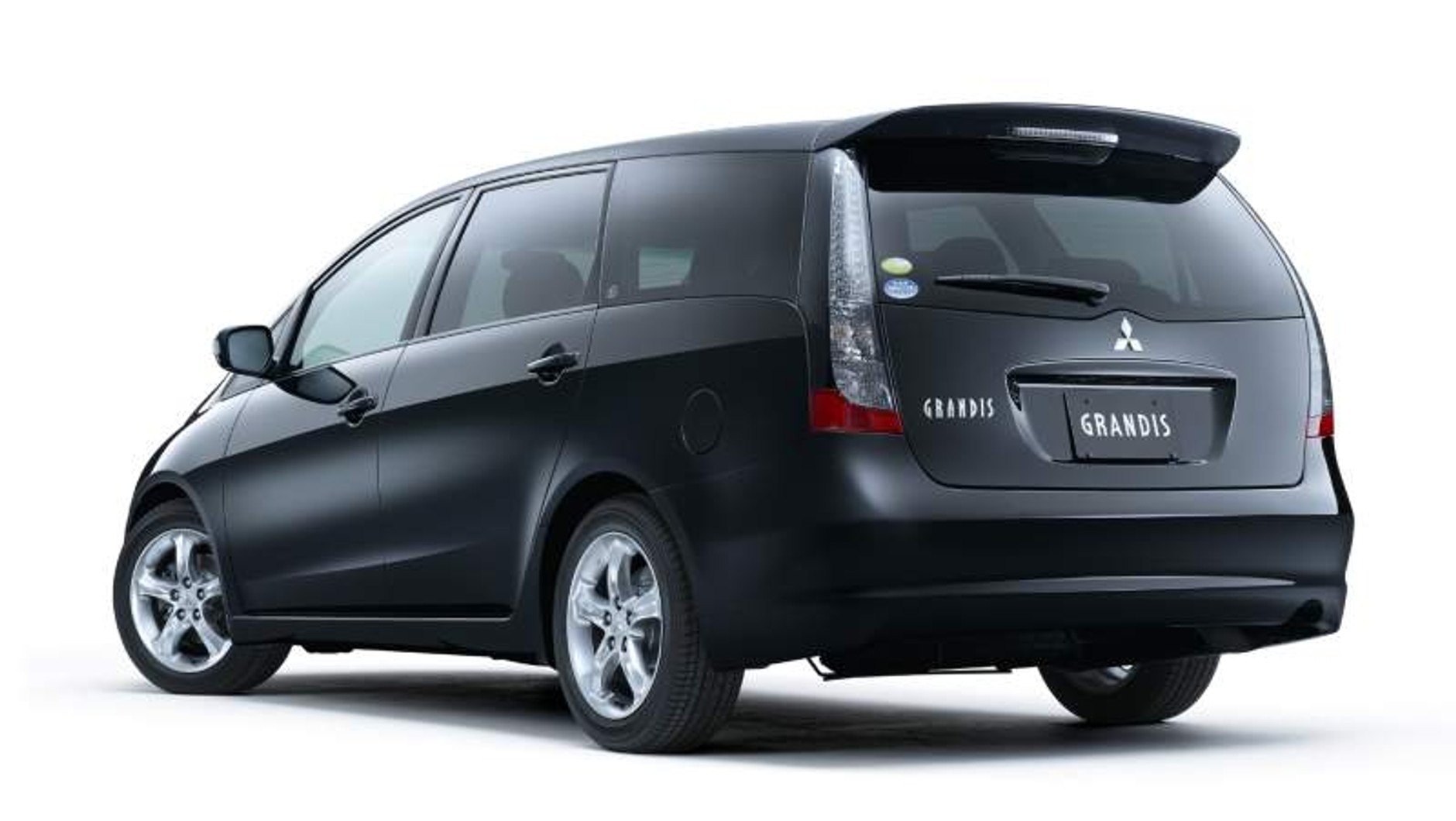 Dawniej Mitsubishi Grandis było futurystycznie zaprojektowanym vanem. 