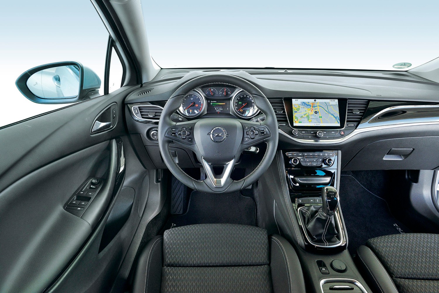 12 cylindrów... i aż 4 auta: Focus, cee'd, Astra i Octavia