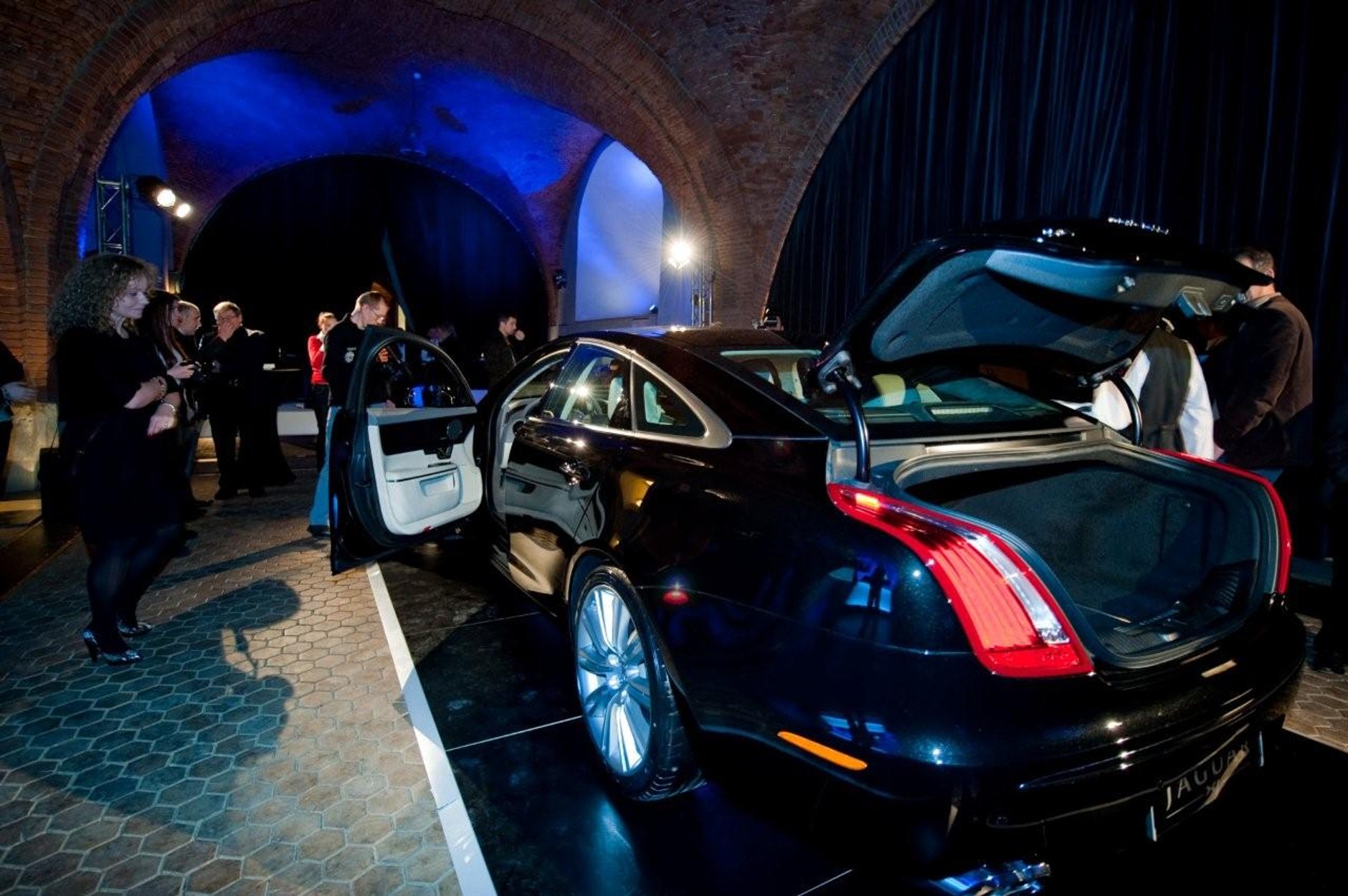 Jaguar XJ - Limuzyna nie musi być nudna