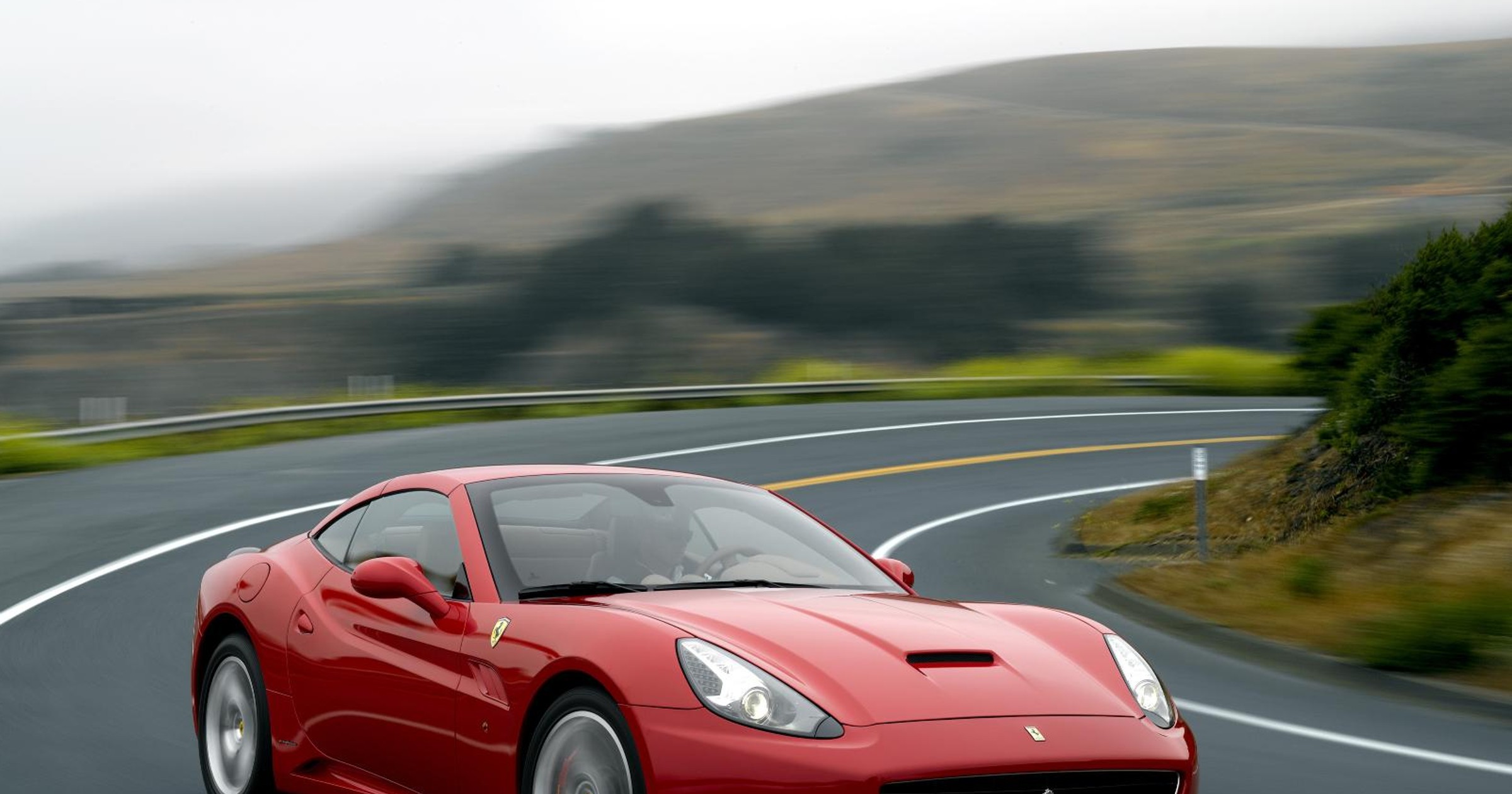 Sprzedaż Ferrari w Polsce, a na świecie