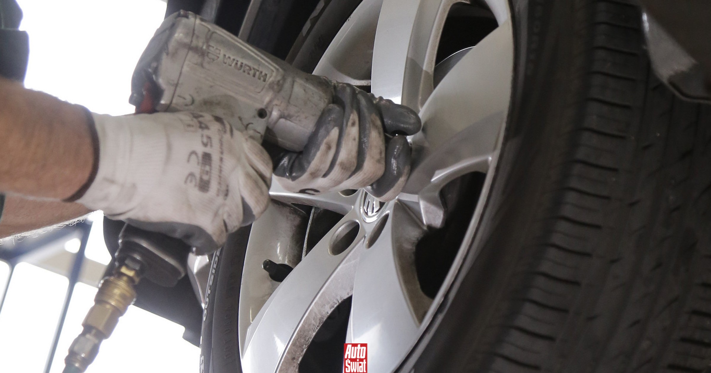 Kupił chińskiego elektryka i w pół roku "zajechał" opony. Sprzedawca: to normalne. Normalne?