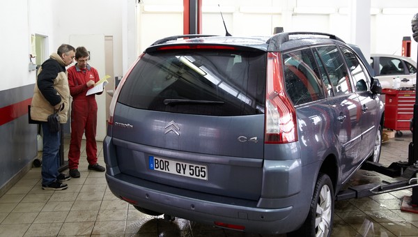 Gdzie sprawdzić auto przed zakupem: w ASO czy w serwisie niezależnym?