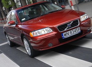 Co lepiej zniosło próbę czasu: Volvo S60 czy Audi A4?