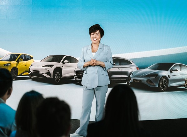 BYD gotowe na podbój Europy: fabryka, program aut używanych i ultraszybkie ładowarki