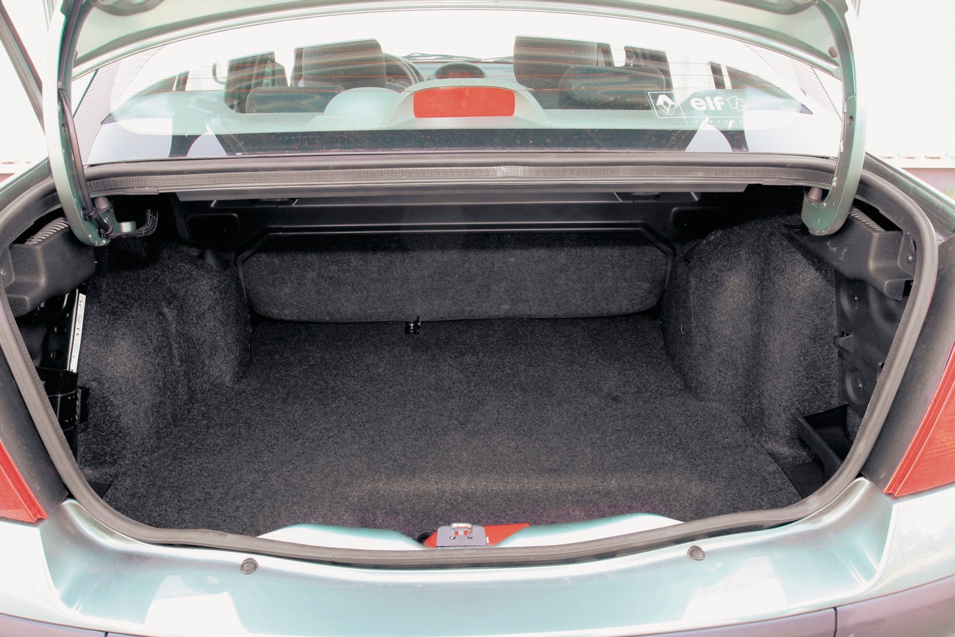 Porównanie trzech sedanów