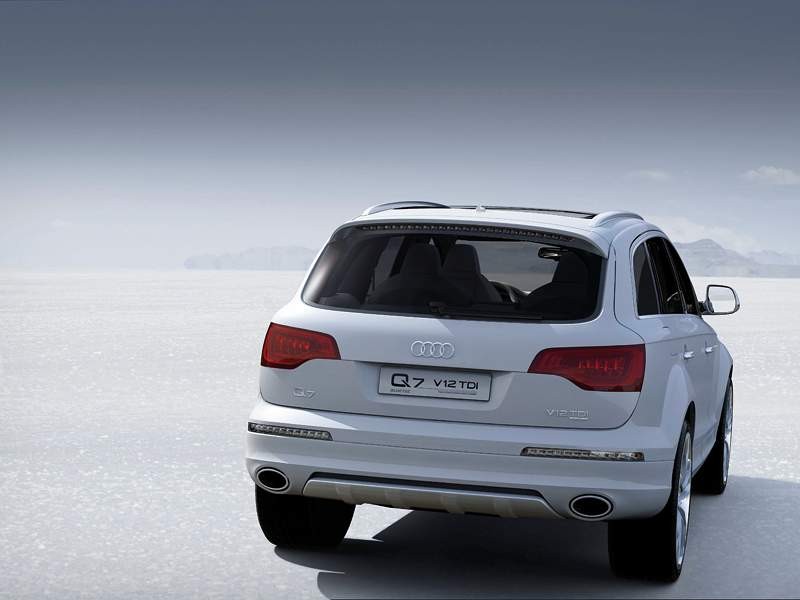 Zdjęcia szpiegowskie: Dwunastocylindrowe Audi Q7 na ON